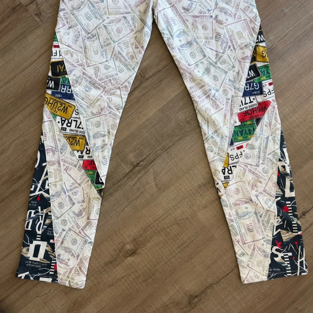 D'ANDUESHEN Mens Graphic Patchwork Money License Plate Slim Pants Size 32 NEW